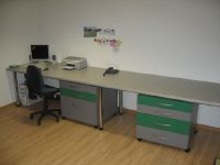 Bürotisch mit Schubladenstock (fahrbar)